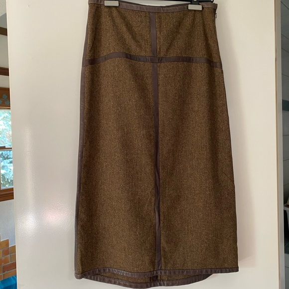 VINTAGE WOOL PENCIL SKIRT by DKNY - Picture 1 of 13
